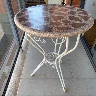 Conjunto de  forja y piedra para balcón y jardín