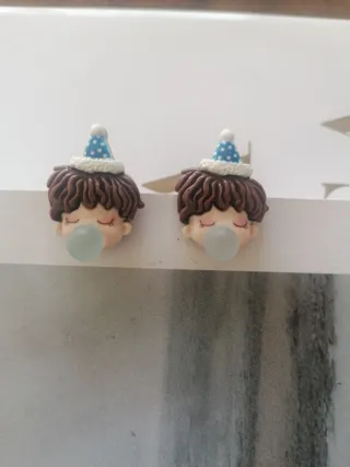 Pendientes niño globo chicle azul y marrón