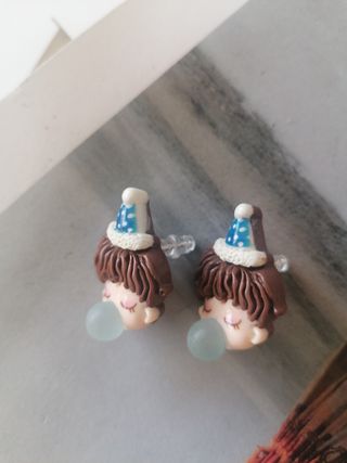 Pendientes niño globo chicle azul y marrón