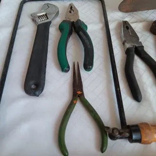 Lote de herramientas manuales