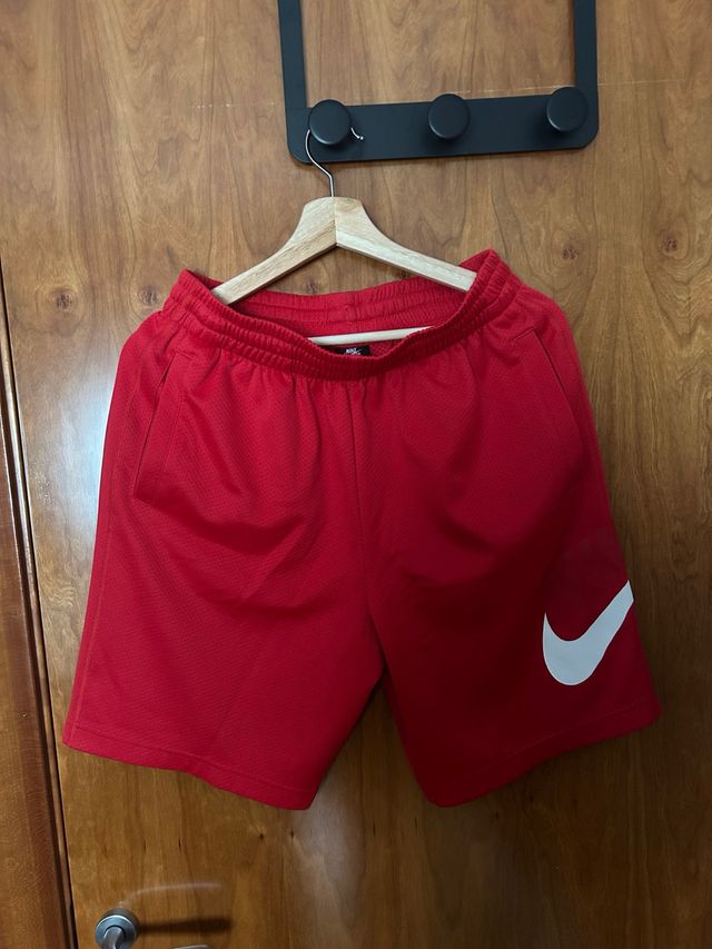 Pantalones cortos Nike SB rojos