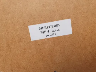 Mesa interior camión Mercedes