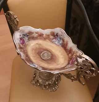 Centro de mesa porcelana y bronce