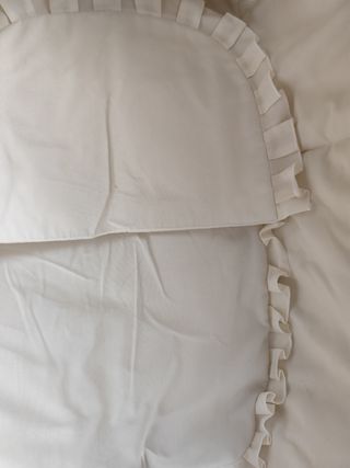Capazo Minicuna Mimbre con Soporte. Incluye ropa.
