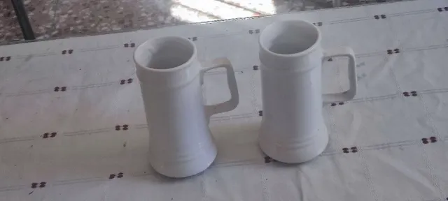 Jarras de cerveza de porcelana blanca