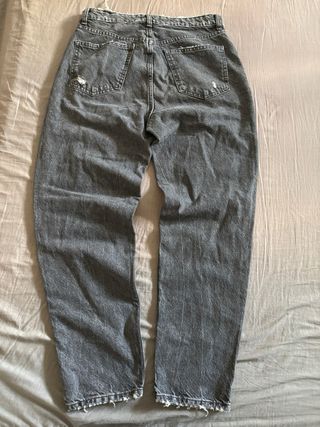 Jeans Zara neri strappati taglia 40