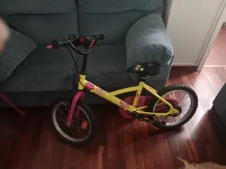 Bicicleta infantil niña Btwin amarilla