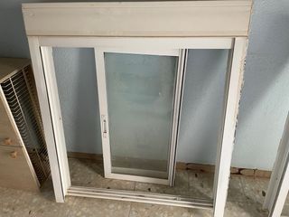 Ventanas de aluminio blancas