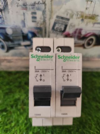 2 Interruptores Schneider Electric 20A