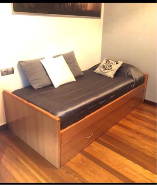 Conjunto Muebles ,armario,cama nido, puff y sillas