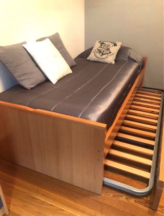 Conjunto Muebles ,armario,cama nido, puff y sillas