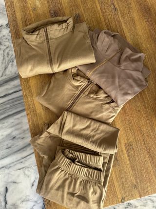 Conjunto Polar Cremallera y Pantalón.