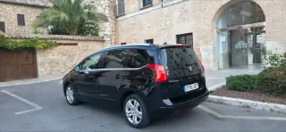 Peugeot 5008 2011