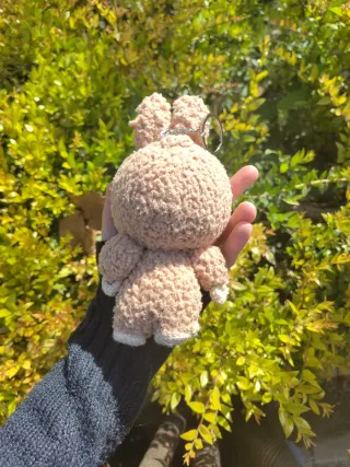 Labubu hecho a crochet llavero