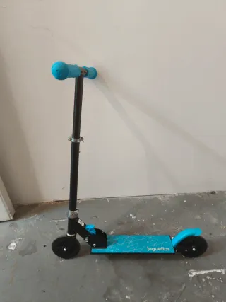 Patín infantil Juguettos azul.usado 3 veces