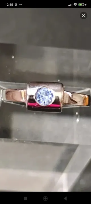 Anillo Oro blanco 18k Aguamarina Azul pesa 2.2gr