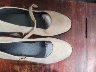 Zapatos beige talla 39