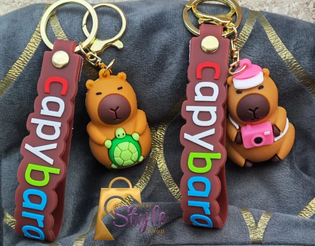 Llaveros Capybara con figuras