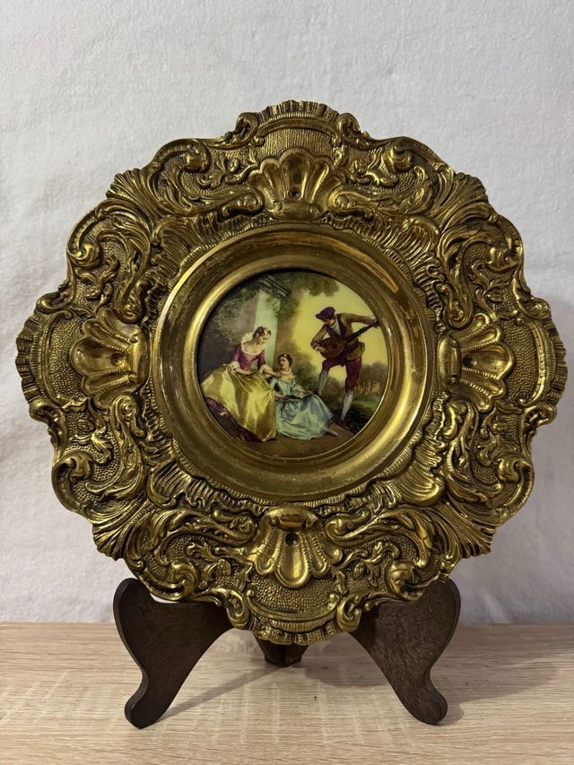 Antiguo plato decorativo bronce