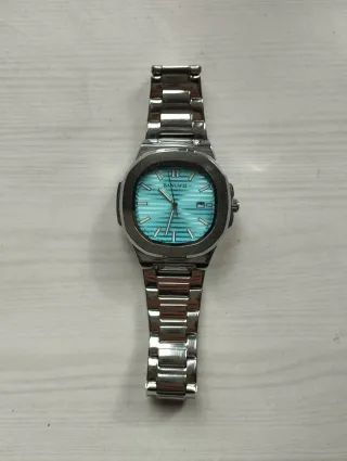 Reloj estilo Patek Philippe azul y plateado