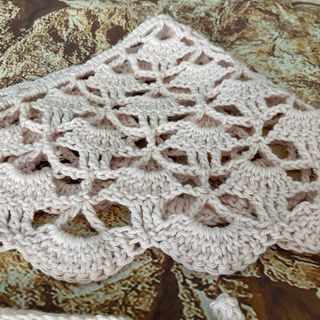 Bandana tejida de encaje