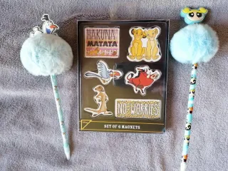 Set de 6 imanes El Rey León y 2 bolígrafos