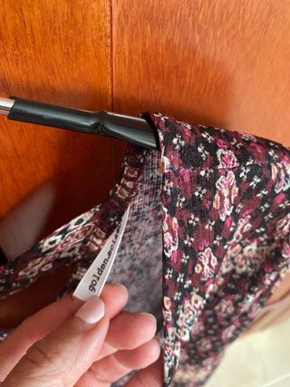 Blusa Morada con Cruces en Espalda