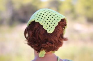 Bandana y bolsita pequeña  tejida a mano