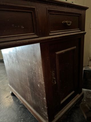 Escritorio antiguo madera maciza con tiradores