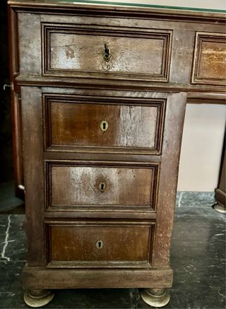 Escritorio antiguo madera maciza con tiradores