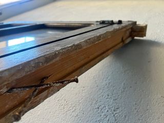 Puerta antigua madera con cristales