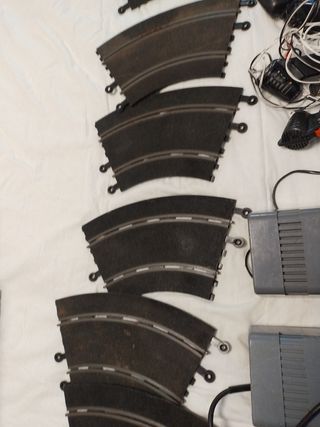 Pistas Scalextric y transformadores y 4 mandos