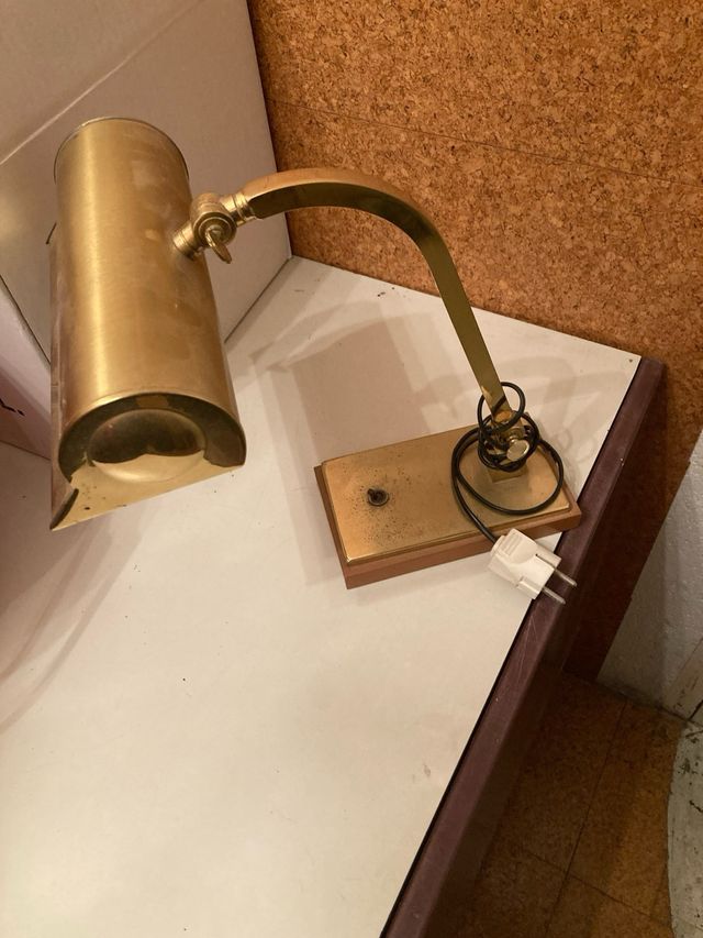 Lámpara de escritorio piano latón  y madera