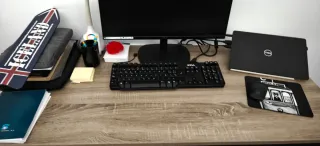 Mesa de escritorio madera y metal