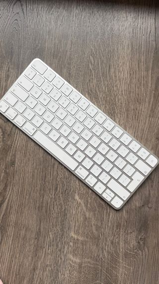 TECLADO APPLE KEYBOARD A2450 (ENGLISH QWERTY)