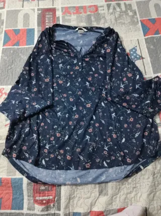 Camisa azul marino flores manga larga