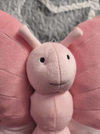 Cojín Peluche Mariposa Rosa