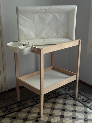 Cambiador Ikea Bebé 2 alturas + colchoneta