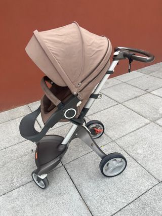 Carro de bebé Stokke con capazo y accesorios