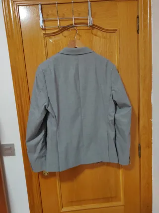 Americana ZARA Talla 48 Gris Claro (Como Nuevo)