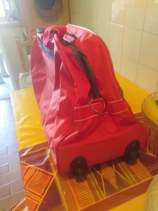 Macuto de viaje con asas y ruedas