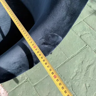 Sillón azul de terciopelo