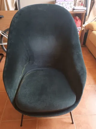 Sillón azul de terciopelo
