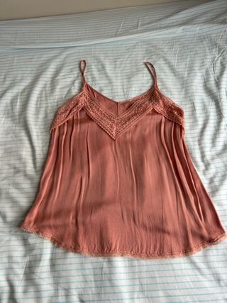 Blusa Stradivarius encaje salmón Talla XS