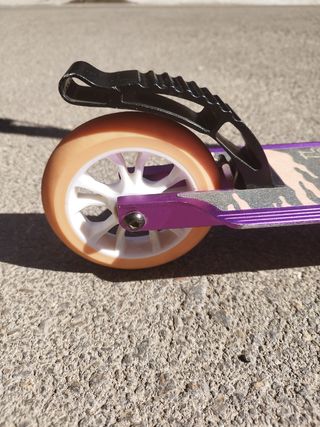 Patinete morado Decathlon