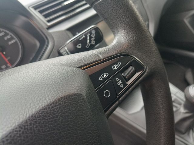 SEAT Ibiza 2018.DISTINTIVO C. FANTÀSTICO V.O.