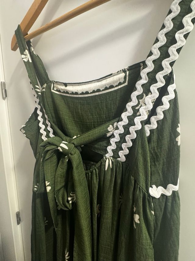 Vestido verde midi bordado