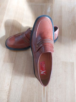 Zapatos de piel marrones caballero