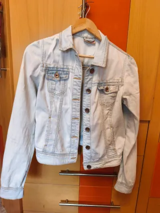 Chaqueta tejana Bershka Talla 38