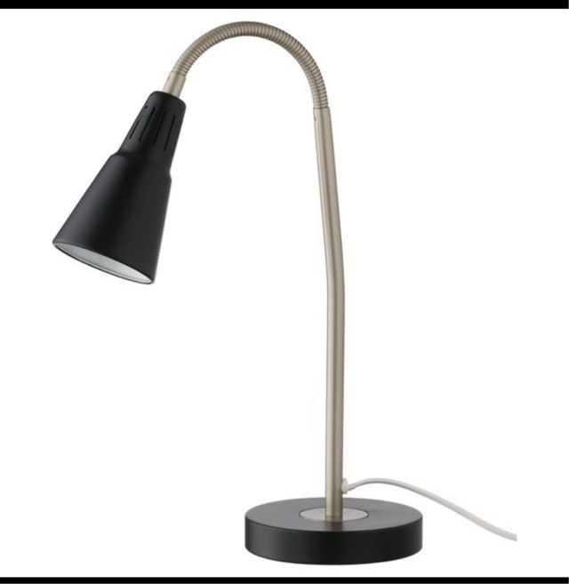 Lámpara de escritorio IKEA KVART flexible